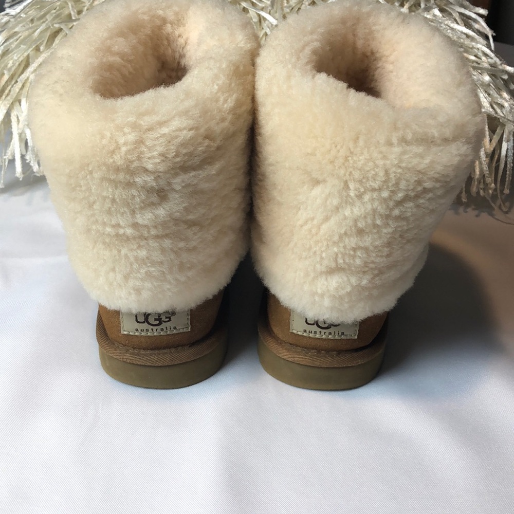 Ugg Size 9 - image 5